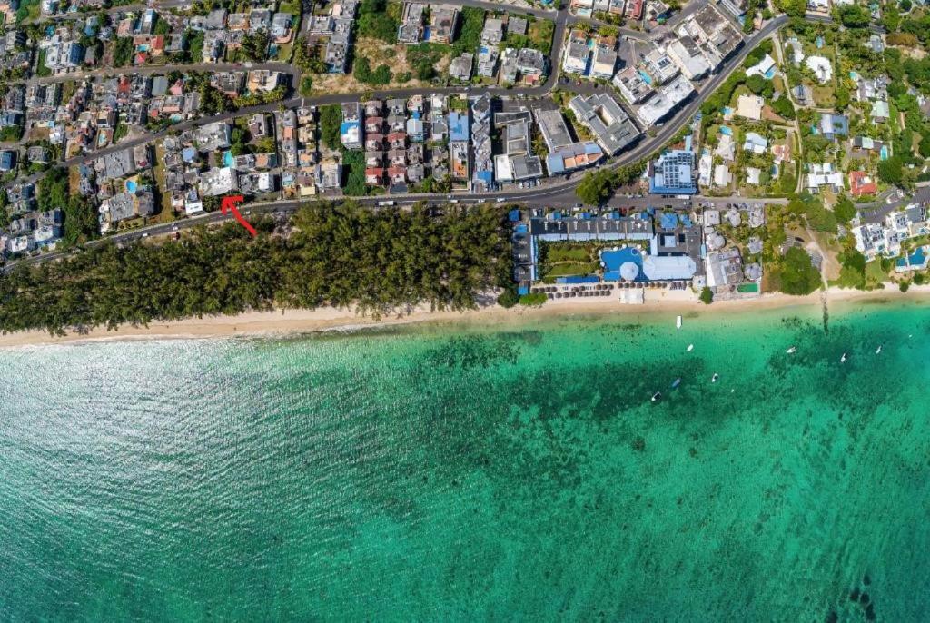 Blue Coral Beachfront Penthouse Flic en Flac Экстерьер фото